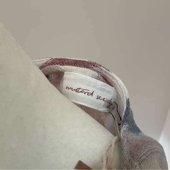 Woman’s beach style top - Picture 4 of 5